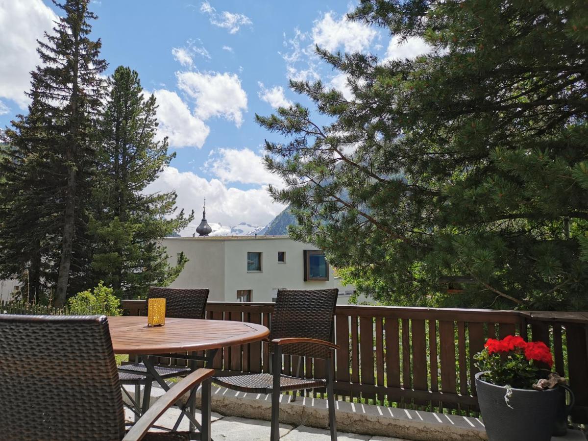 Ferienwohnung Pontresina - Chesa Andrea - Gartensitzplatz Exteriör bild